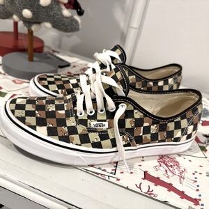 Men’s size 10 Camo vans. Like new only worn twice!